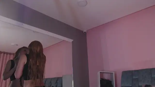 Camila Russoo online show from 11-29-25, 07:36