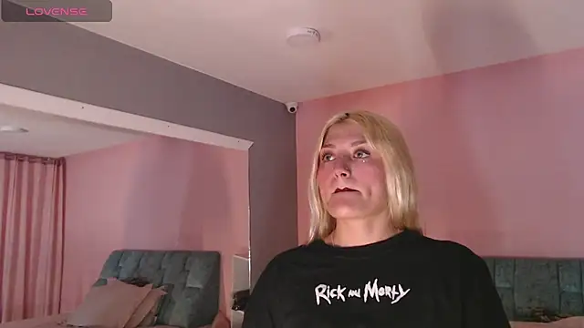 Camila Russoo online show from 02-19-26, 08:39