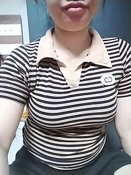Mie rose online show from 04-18-26, 01:35