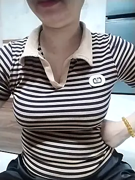Mie rose online show from 04-24-26, 01:18