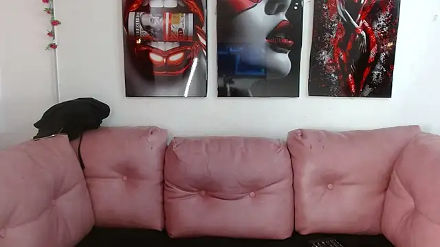 Miahotcs1 online show from 04-30-26, 02:02