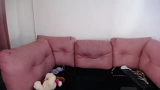Miahotcs1 online show from 05-12-26, 01:17