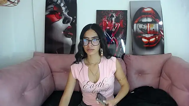 Miahotcs1 online show from 05-20-26, 04:04