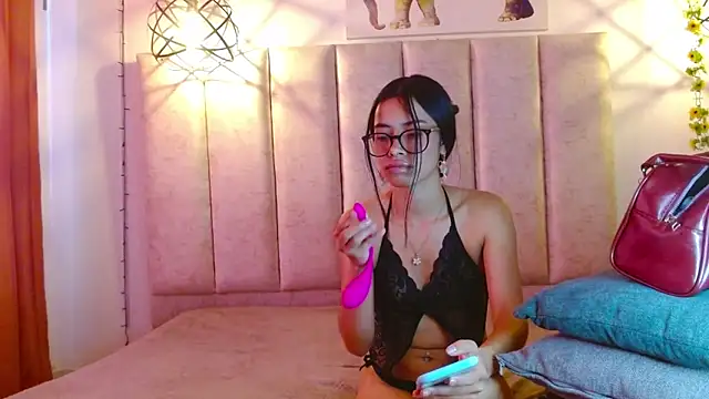 Miahotcs1 online show from 10-01-25, 02:21