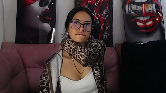 Miahotcs1 online show from 05-19-26, 03:41