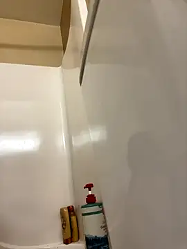 Snapshot of Tlynn chatting on 10-15-25, 09:01 Tlynn online show from 10-15-25, 09:01