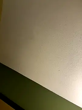 Snapshot of Tlynn chatting on 10-13-25, 02:40 Tlynn online show from 10-13-25, 02:40