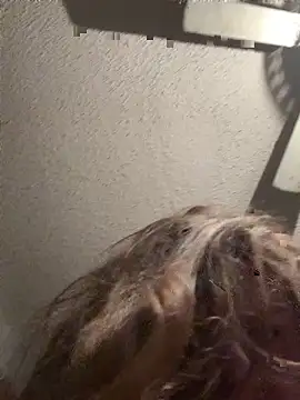 Snapshot of Tlynn chatting on 09-25-25, 07:25 Tlynn online show from 09-25-25, 07:25