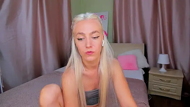Snapshot of mishapallmer chatting on 07-14-26, 07:42 mishapallmer online show from 07-14-26, 07:42