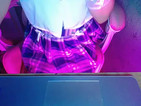 Snapshot of ahoa_Tk chatting on 10-11-25, 06:47 ahoa Tk online show from 10-11-25, 06:47