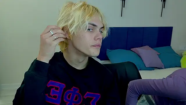 Bonnie And C1yde online show from 10-11-25, 05:03