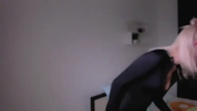 Snapshot of petite_mermaid chatting on 10-06-25, 06:30 petite mermaid online show from 10-06-25, 06:30