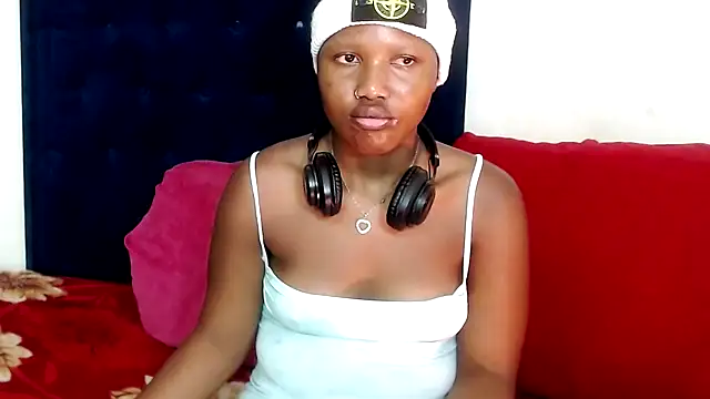 BUNNYCHOWX28 online show from 01-15-26, 09:01