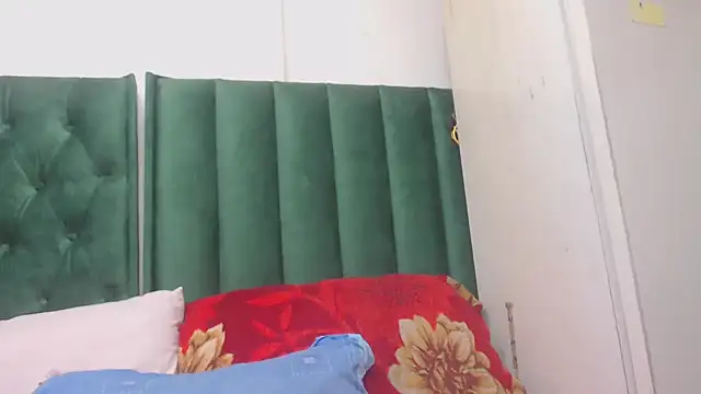 BUNNYCHOWX28 online show from 02-19-26, 09:34