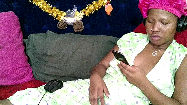 BUNNYCHOWX28 online show from 01-06-26, 08:35