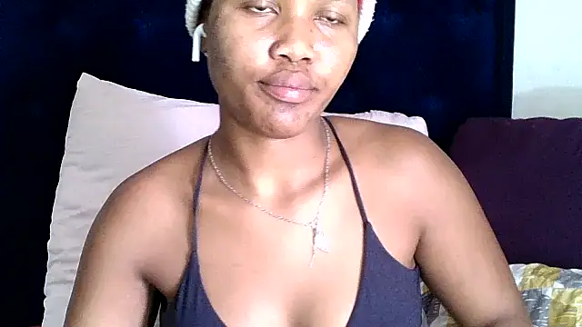 BUNNYCHOWX28 online show from 12-05-25, 11:09