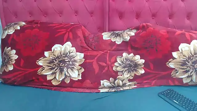 BUNNYCHOWX28 online show from 09-08-25, 09:58