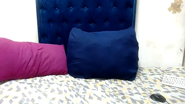 BUNNYCHOWX28 online show from 09-29-25, 06:35