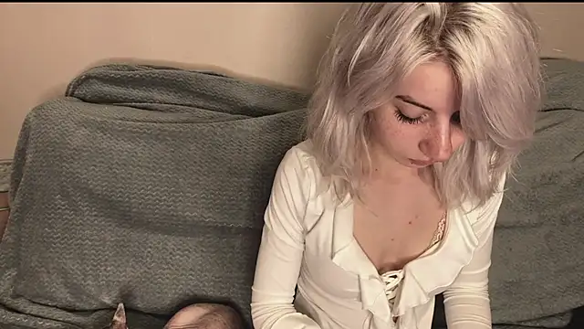 snowy lisa online show from 10-11-25, 09:21