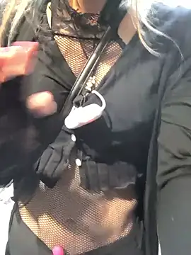 pink-mai online show from 11-18-25, 06:39