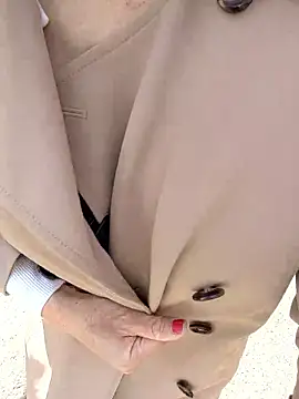 Snapshot of pink-mai chatting on 03-27-26, 04:10 pink-mai online show from 03-27-26, 04:10