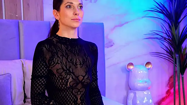 EllyLynn online show from 11-29-25, 09:59