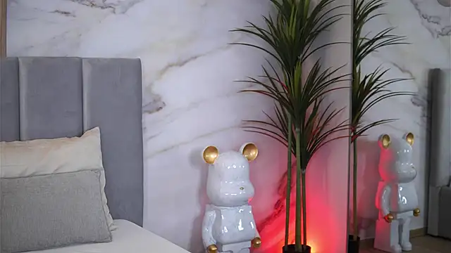 EllyLynn online show from 10-12-25, 08:10