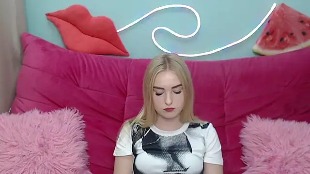 SofySofty online show from 11-18-25, 05:55