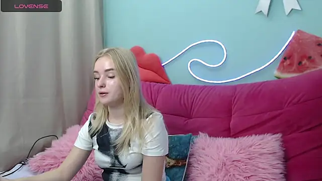 SofySofty online show from 11-22-25, 05:39