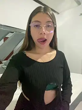 Sara-cooper2 online show from 06-18-26, 02:43