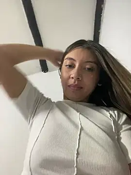 Sara-cooper2 online show from 05-11-26, 02:45