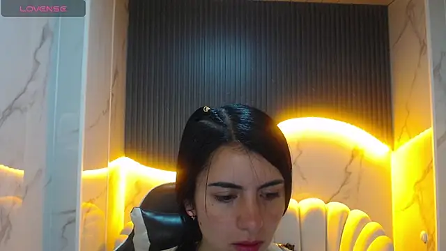 Eilyn love b online show from 10-06-25, 12:50