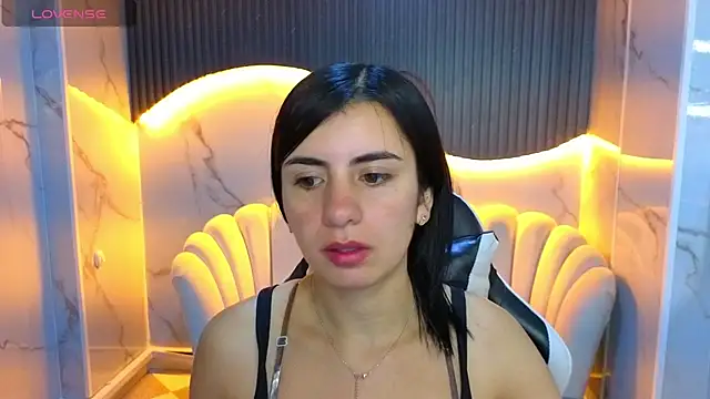Eilyn love b online show from 10-24-25, 12:59