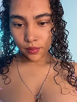 Snapshot of SophieD chatting on 06-16-26, 01:00 SophieD online show from 06-16-26, 01:00
