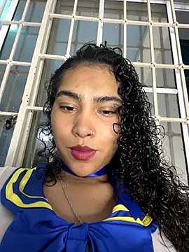 SophieD online show from 11-17-25, 01:09