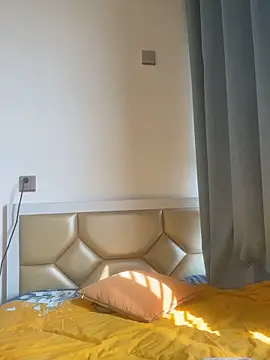 Mier-cn online show from 10-23-25, 02:32