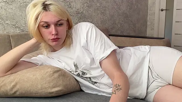 Snapshot of evelina228 chatting on 10-09-25, 08:15 evelina228 online show from 10-09-25, 08:15