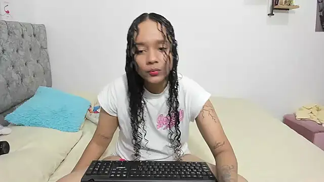 nay and aleja1 online show from 12-15-25, 02:06