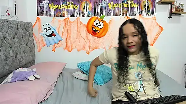 nay and aleja1 online show from 10-30-25, 02:32