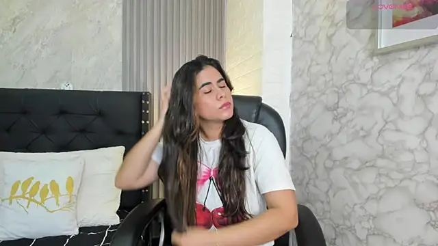 Snapshot of alicy__torres chatting on 03-19-26, 12:16 alicy torres online show from 03-19-26, 12:16