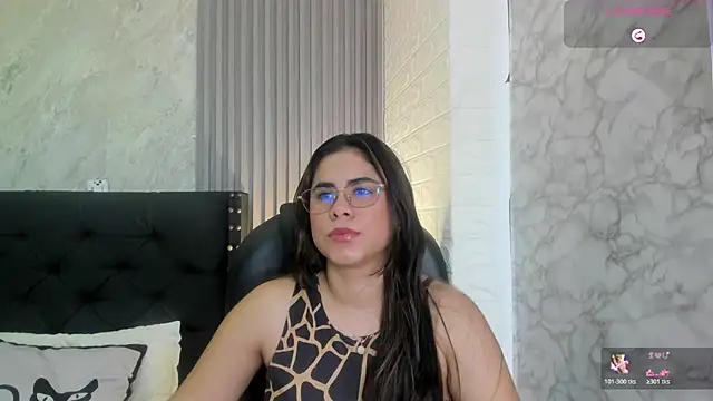 Snapshot of alicy__torres chatting on 03-10-26, 12:20 alicy torres online show from 03-10-26, 12:20