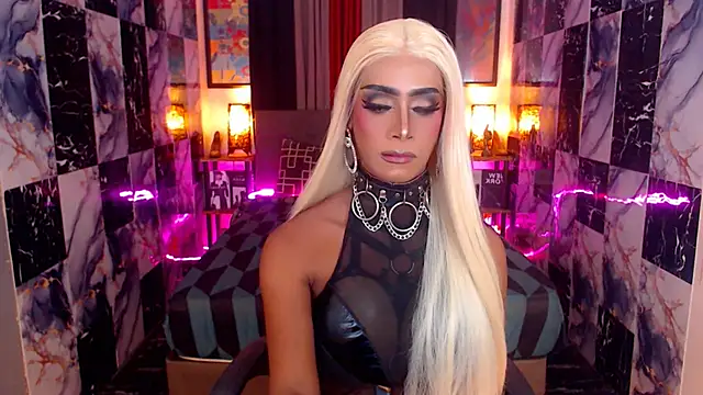 Snapshot of SeductiveAshleyTS chatting on 11-06-25, 06:06 SeductiveAshleyTS online show from 11-06-25, 06:06