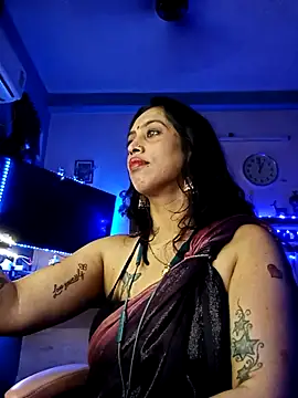 Snapshot of Love_Beauty01 chatting on 03-01-26, 07:03 Love Beauty01 online show from 03-01-26, 07:03