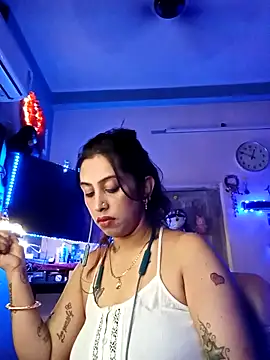 Snapshot of Love_Beauty01 chatting on 02-27-26, 06:52 Love Beauty01 online show from 02-27-26, 06:52