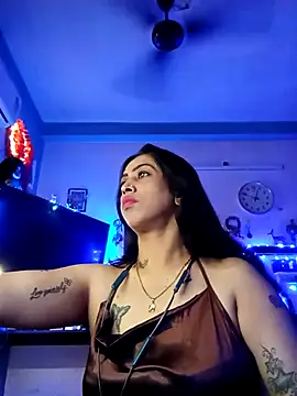 Snapshot of Love_Beauty01 chatting on 02-14-26, 06:52 Love Beauty01 online show from 02-14-26, 06:52