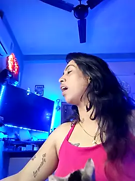 Snapshot of Love_Beauty01 chatting on 02-03-26, 06:57 Love Beauty01 online show from 02-03-26, 06:57