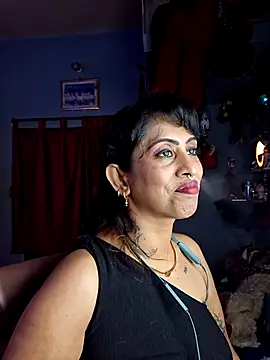 Love Beauty01 online show from 04-18-26, 06:54
