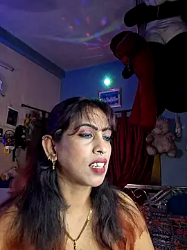 Snapshot of Love_Beauty01 chatting on 07-16-26, 07:00 Love Beauty01 online show from 07-16-26, 07:00