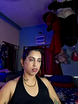 Snapshot of Love_Beauty01 chatting on 07-07-26, 06:44 Love Beauty01 online show from 07-07-26, 06:44