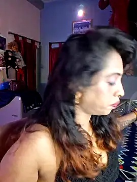 Snapshot of Love_Beauty01 chatting on 06-12-26, 06:27 Love Beauty01 online show from 06-12-26, 06:27